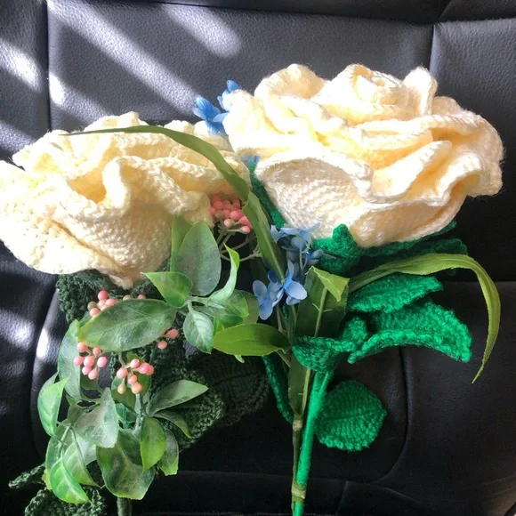 Crochet Roses - Picture 7 of 16